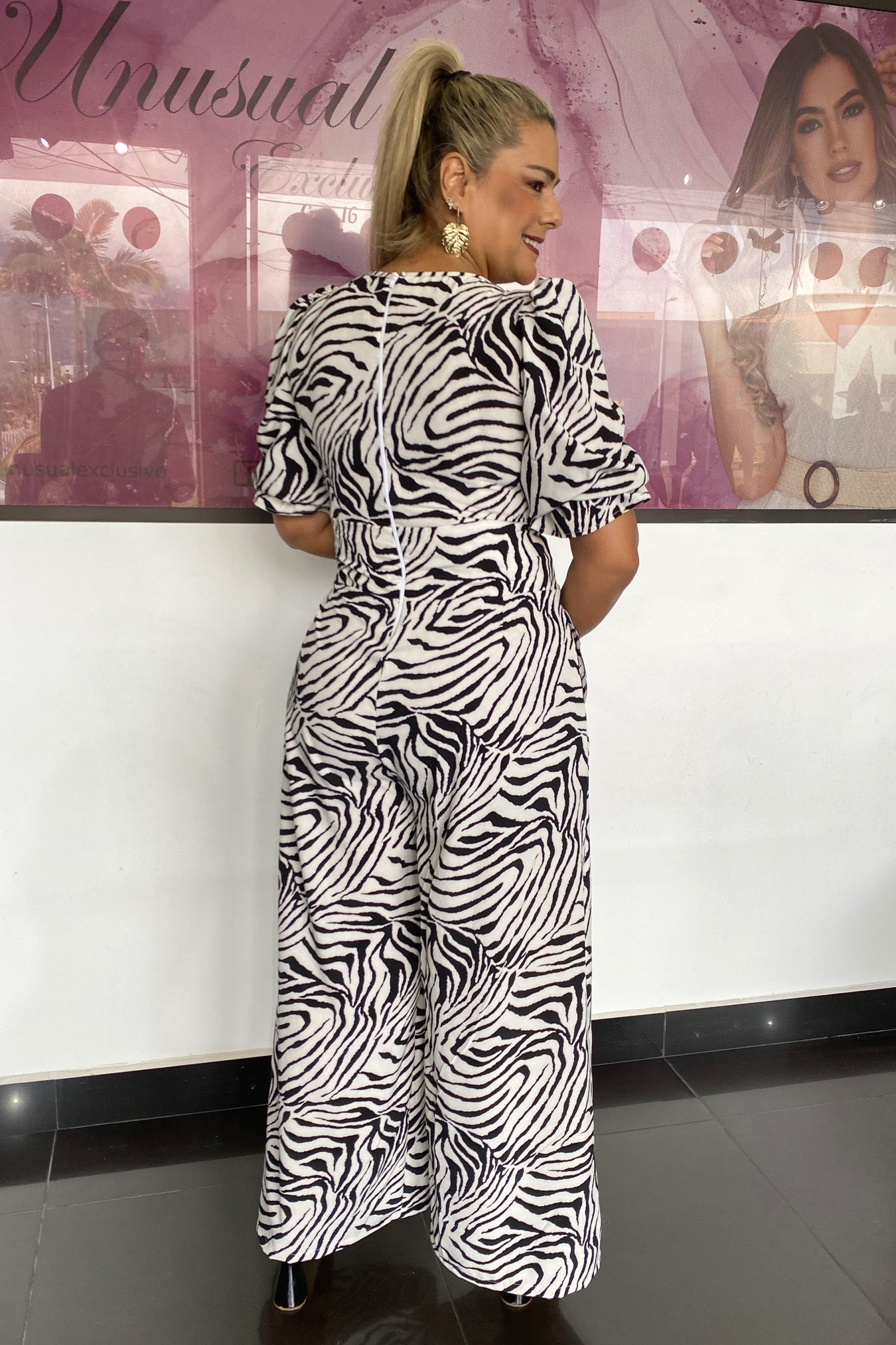 Enterizo con amarre en frente en rayón