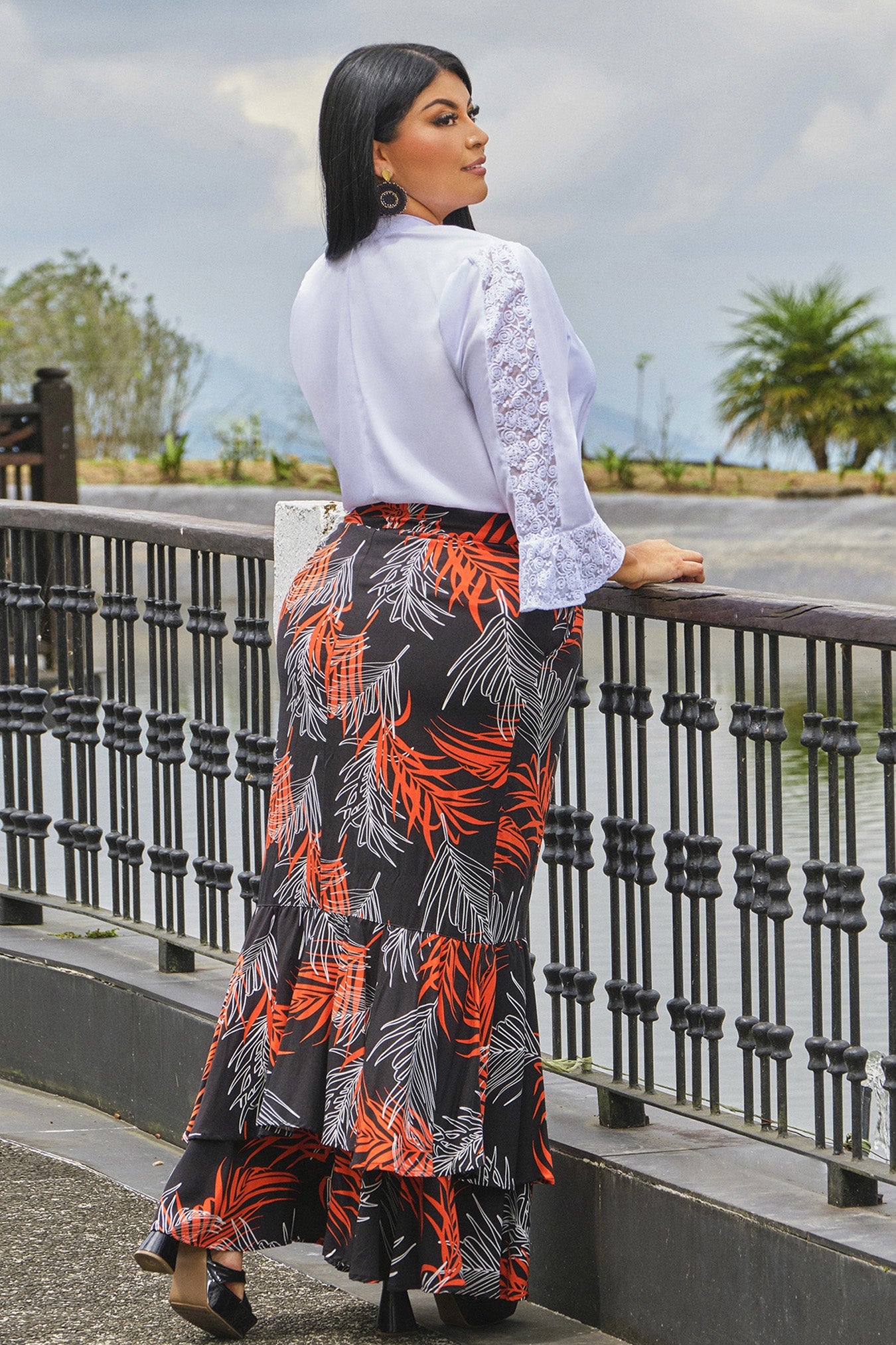 Falda con doble bolero en rayón estampado