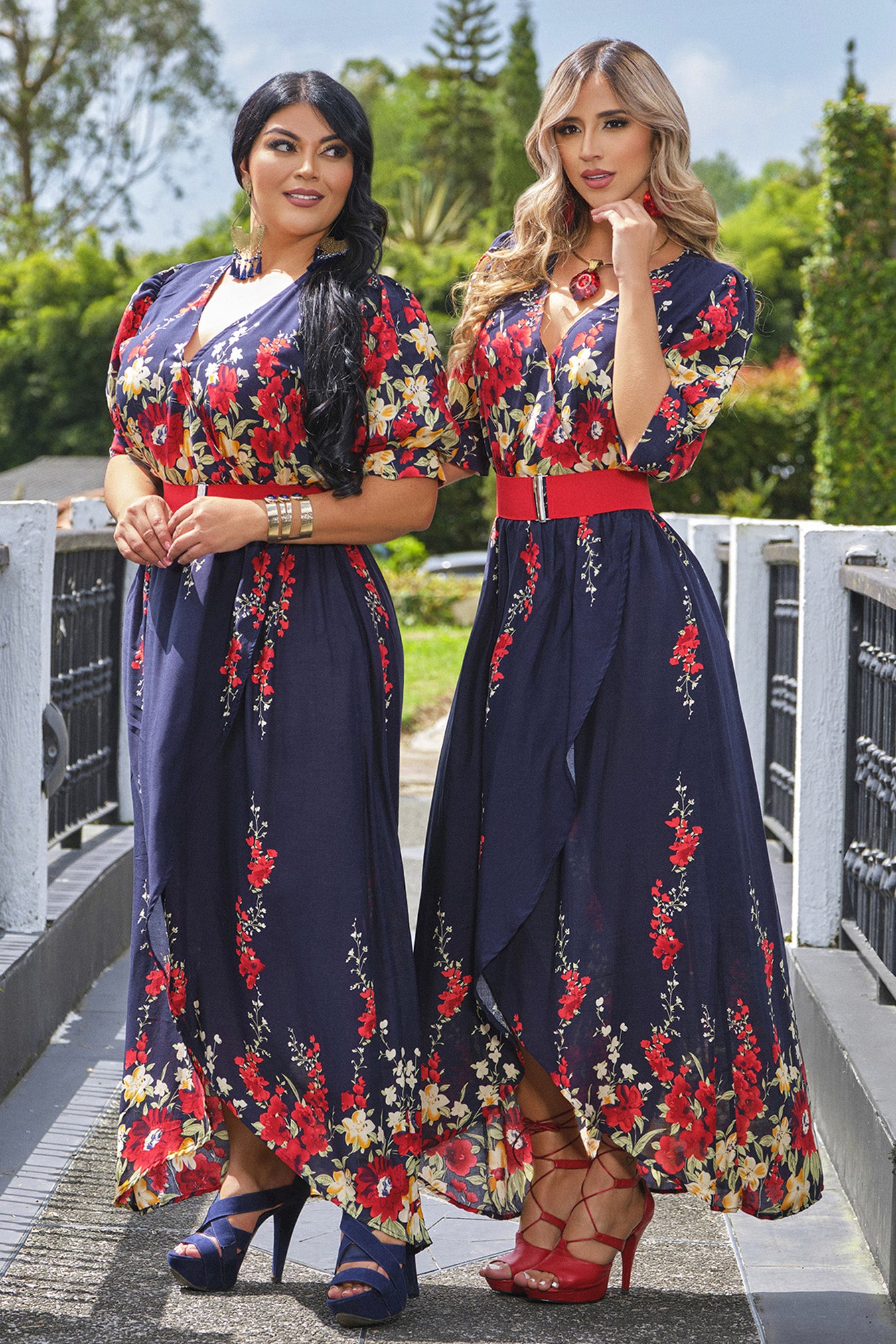 Vestido en rayón estampado con cenefa