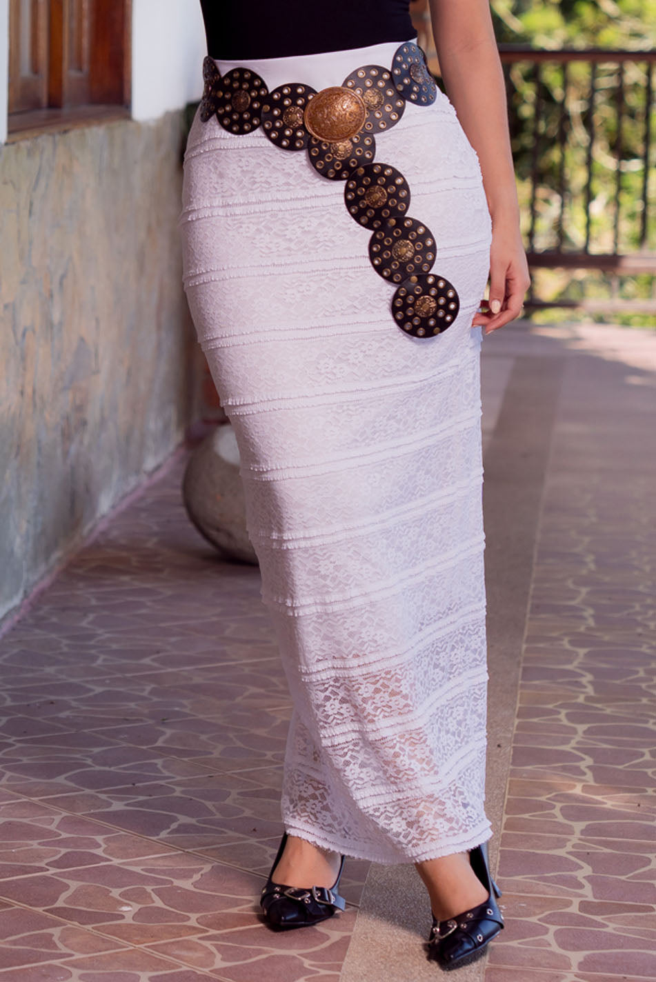 Falda en blonda (forrada)