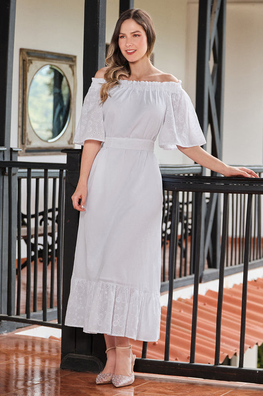 Vestido en algodón y hoja rota en contraste