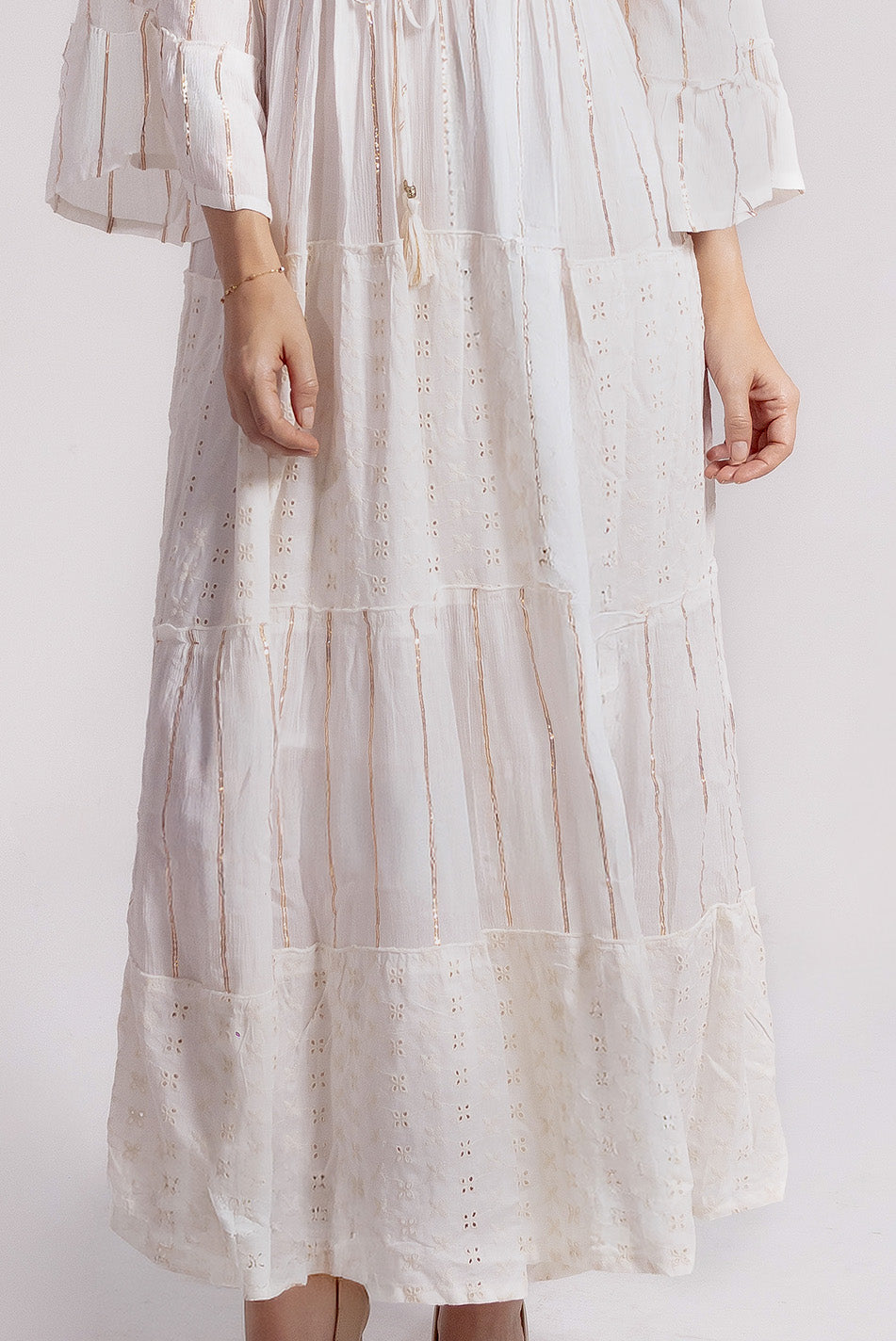 Vestido largo en algodón, hoja rota y guipur